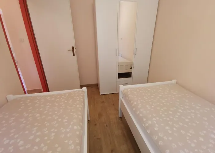 In Mit Balkon By Interhome *