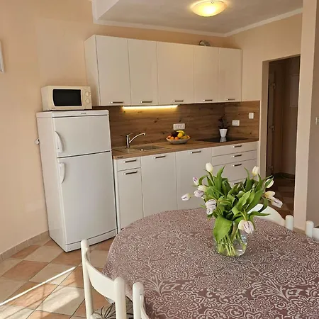 In Mit Balkon By Interhome 아파트 *