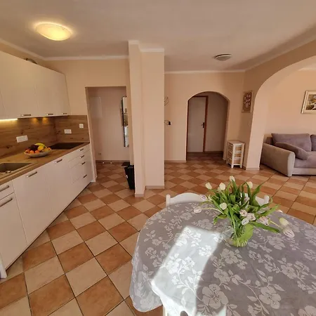 In Mit Balkon By Interhome * Crikvenica