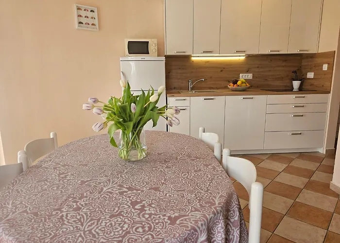 아파트 In Mit Balkon By Interhome 크리크베니카